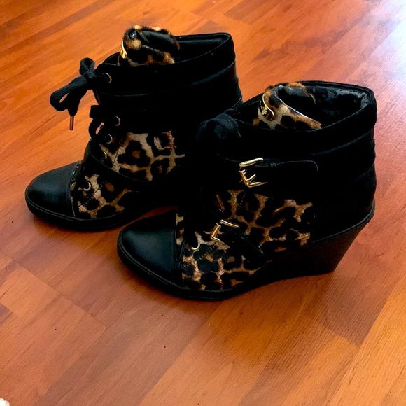 Michal Kors Skid Leopard print wedge - Picture 3 of 7